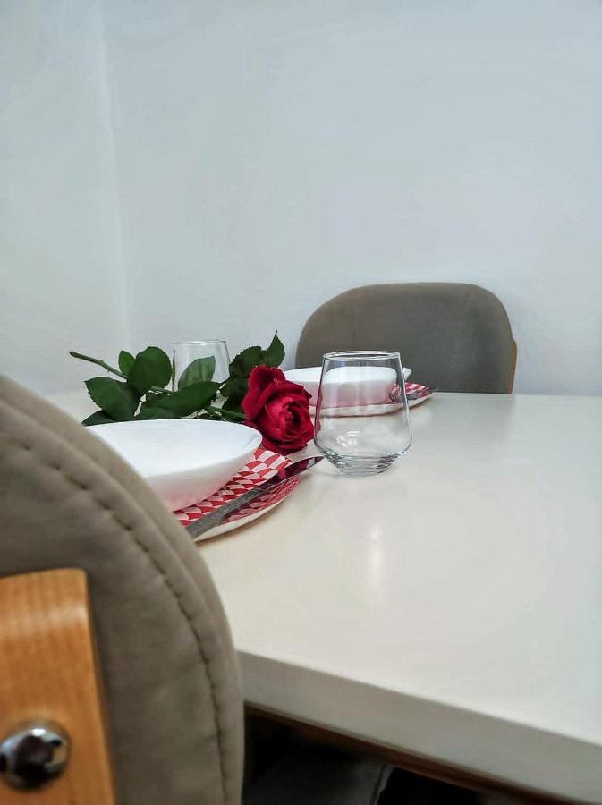 Cozy & Stylish Apartment Tirana Exterior foto
